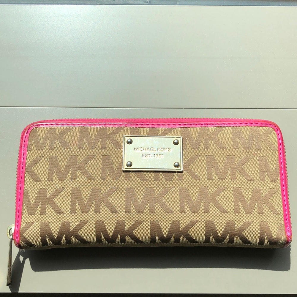 Michael Kors pink wallet